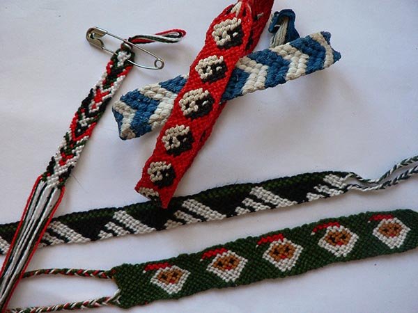 Как плести фенечки: способы плетения и интересные идеи