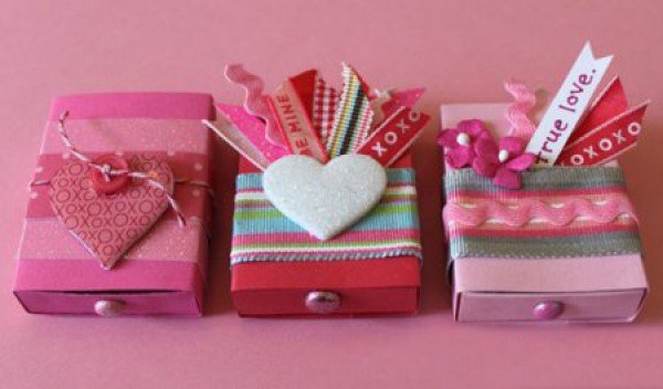 Коробочки-валентинки с сюрпризом внутри🥰 Наполнение можно любое по вашем | Instagram
