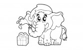 Слоненя святкує Новий рік