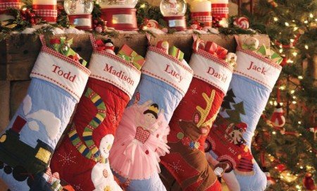 Почему на День Николая развешивают носки для подарков?