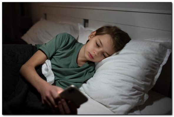 Нічні страхи, думки й кошмари: як заспокоїти мозок перед сном