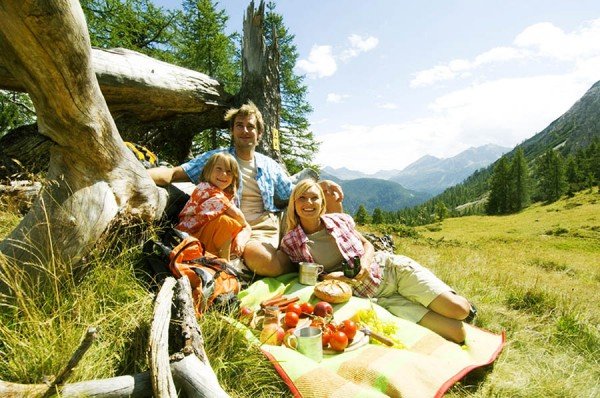 Найкращі місця для літнього відпочинку в Україні