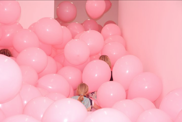 Кімната з повітряних кульок